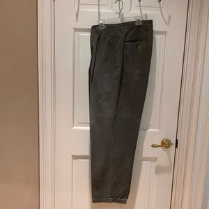 Men’s khaki pants. Tommy Hilfiger.